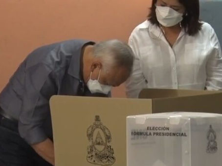 Mauricio Oliva ejerce el sufragio en Choluteca