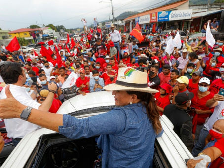 XIOMARA CASTRO EN ATLÁNTIDA "Le vamos a poner rostro de mujer a la presidencia"