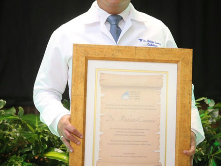 CCIC otorga reconocimiento a viceministro de Salud por eficiente manejo de pandemia