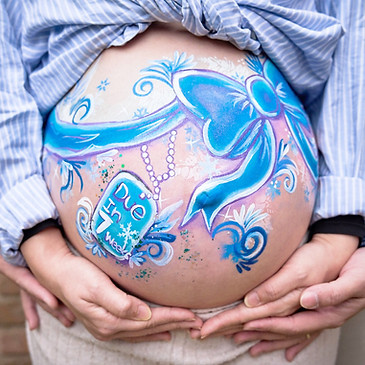 Belly Painting sweet moment