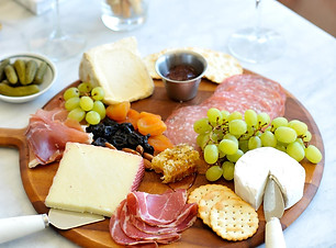 how-to-make-a-charcuterie-board-meat-and