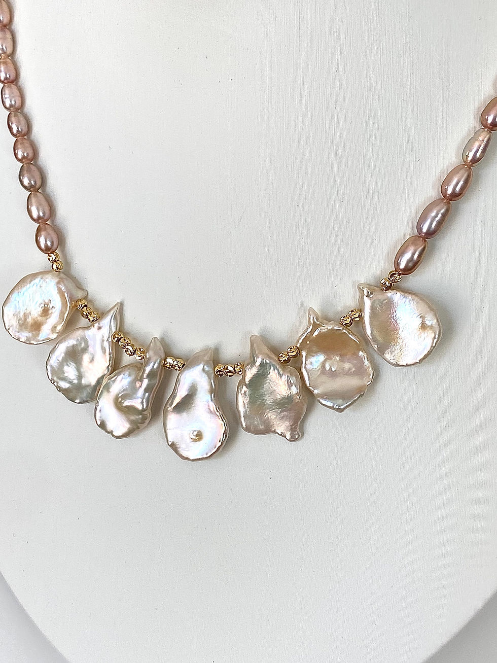 Thumbnail: Handmade High Luster Large Petal Pearls Freshwater Pearl Necklace.
