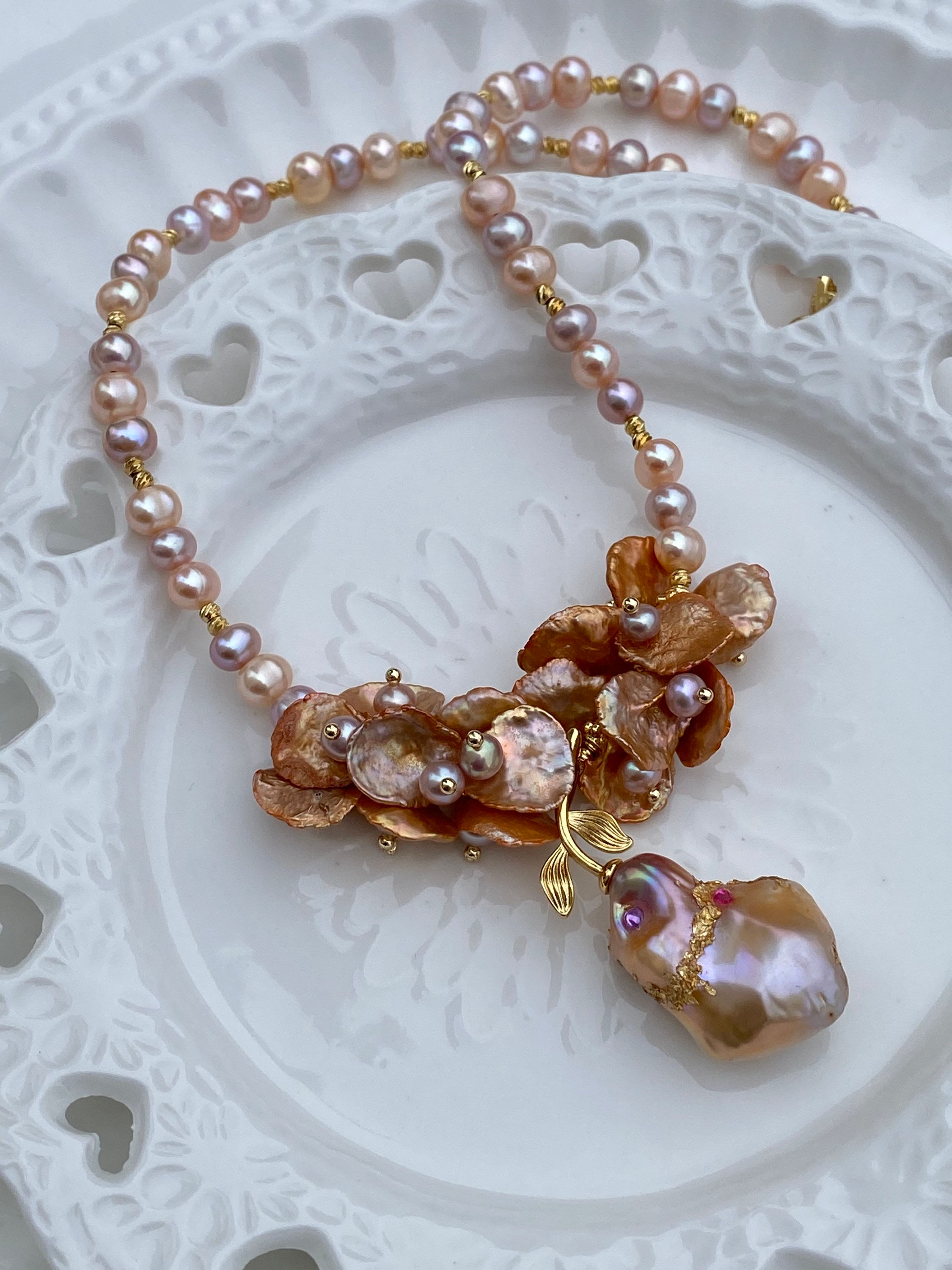 N25- Handmade Gold Petal Pearl Necklace With Flameball Rose