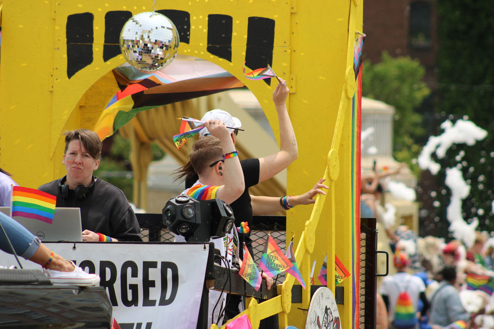 steel-city-softball-parade_54566504645_o