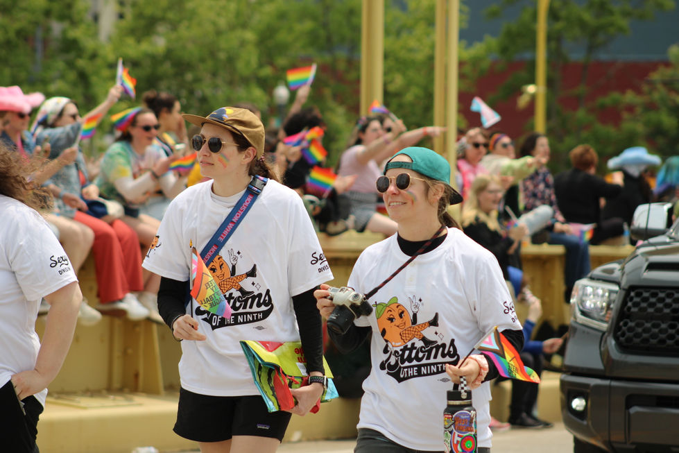 steel-city-softball-parade_54565300022_o