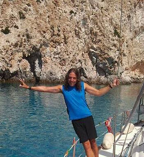 We welcome singles and small group sailing