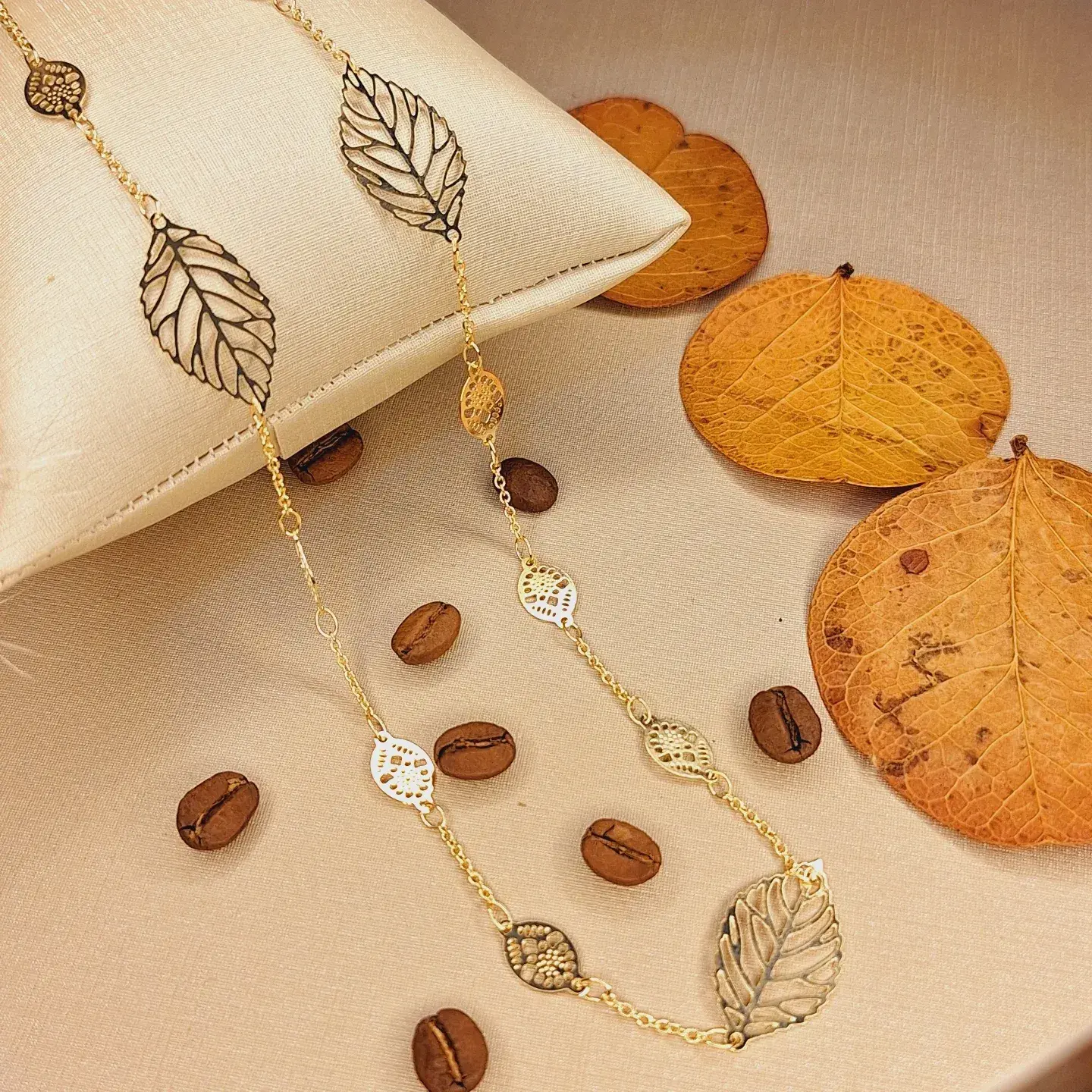 Colar Folhas