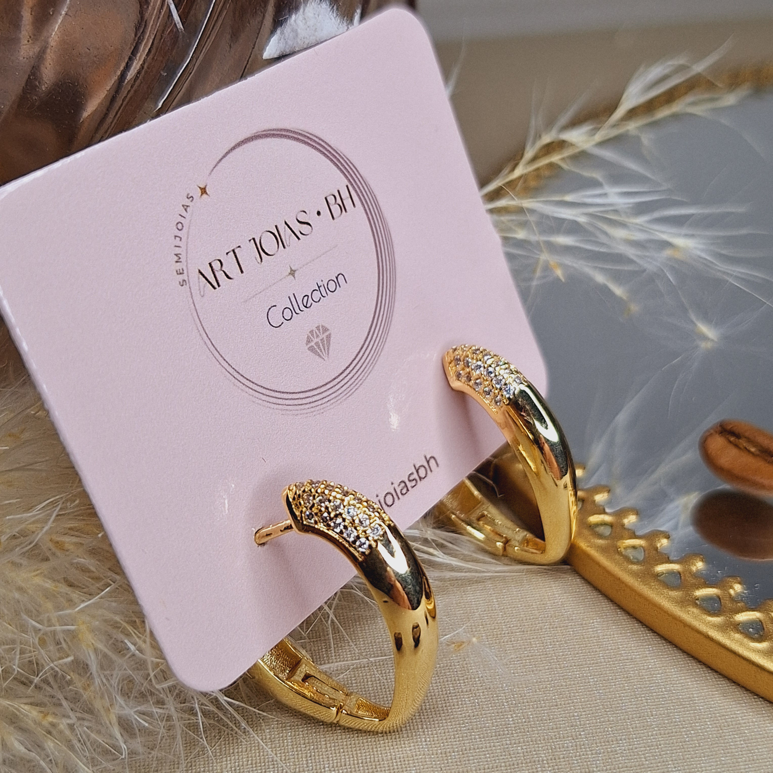 Argola com Zircônias Cravejadas