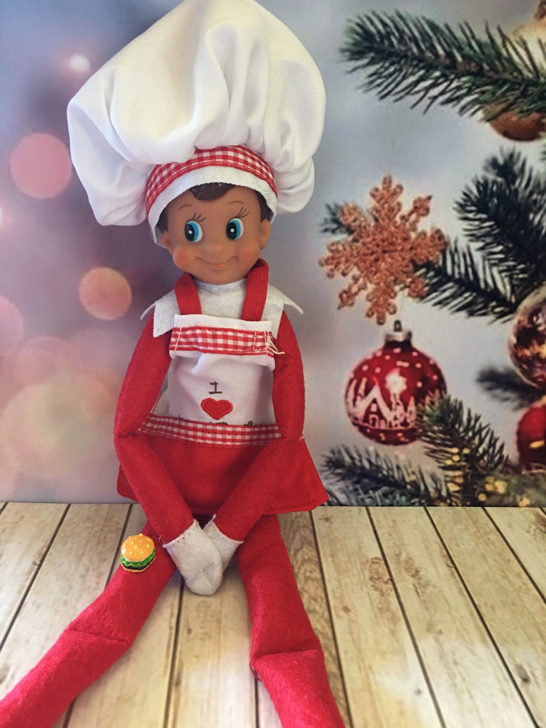 Elf apron and burger set