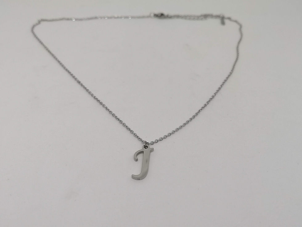 Thumbnail: Collana con iniziale in acciaio inossidabile