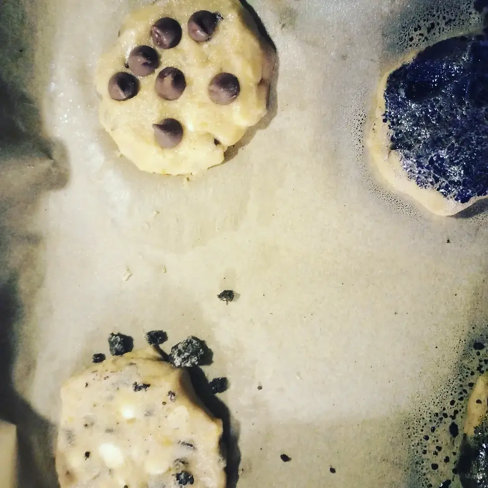 Thumbnail: Assorted Dozen Metallic Chocolate Chip Cookies Liam(5y) Style