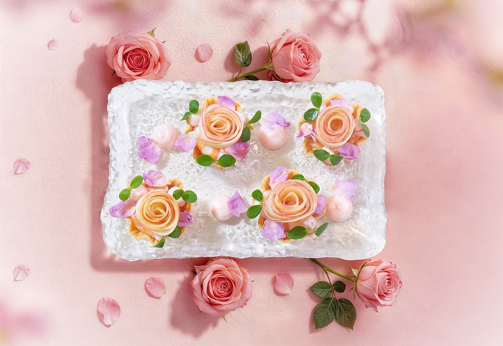 Rose Apple Prawn Tartlette｜緋色花羽大蝦塔塔（圖片由Tomacado花廚提供）