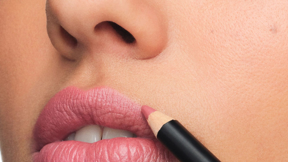 筆尖上的唇形雕塑:NARS 全新誘型唇線筆精準登場