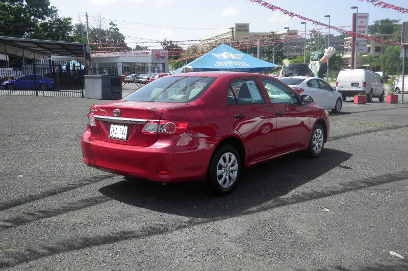 toyota corolla 2013 2.jpg