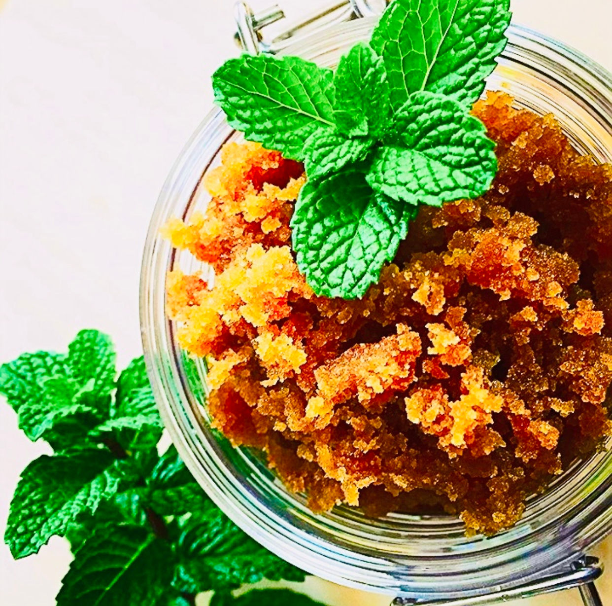 Invigorating body scrub (64oz Jar)