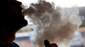 Diputados aprueban prohibición total de vapeadores: hasta 8 años de cárcel por venderlos