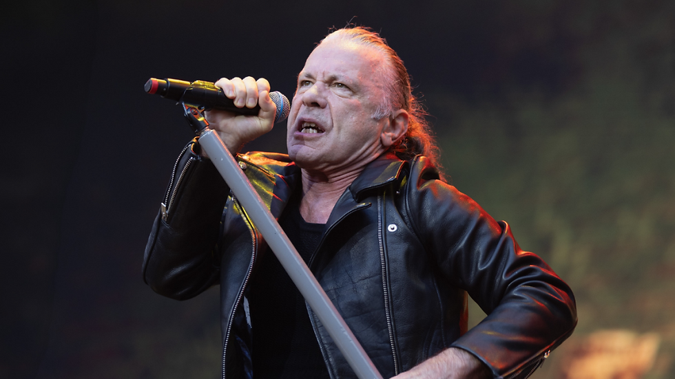 Bruce Dickinson graba su nuevo álbum con su hijo Austin: “Va a ser una de las canciones clave”