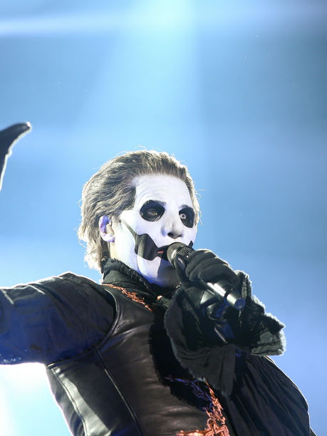 "Ghost Enciende las Sombras: Video 'Umbra' Llega como Regalo Ardiente de San Valentín