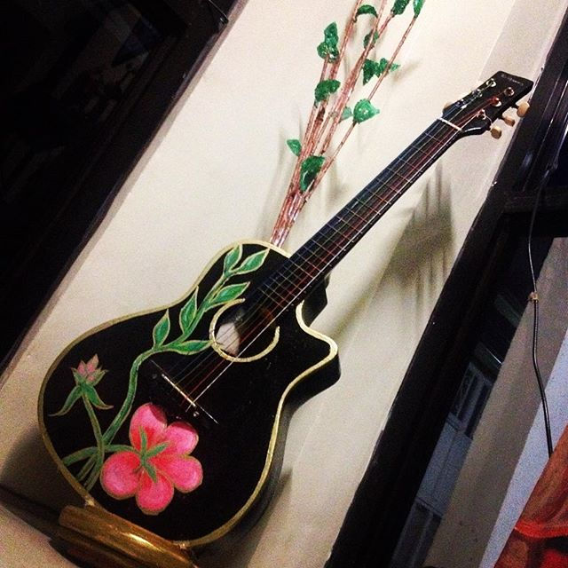 Mama's work. From waste to gorgeous sala display