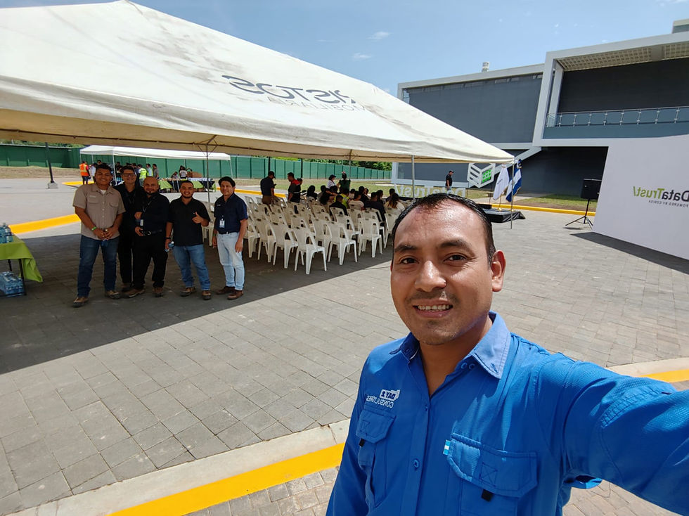 Ingeniero Juan Carlos Capriel en campo