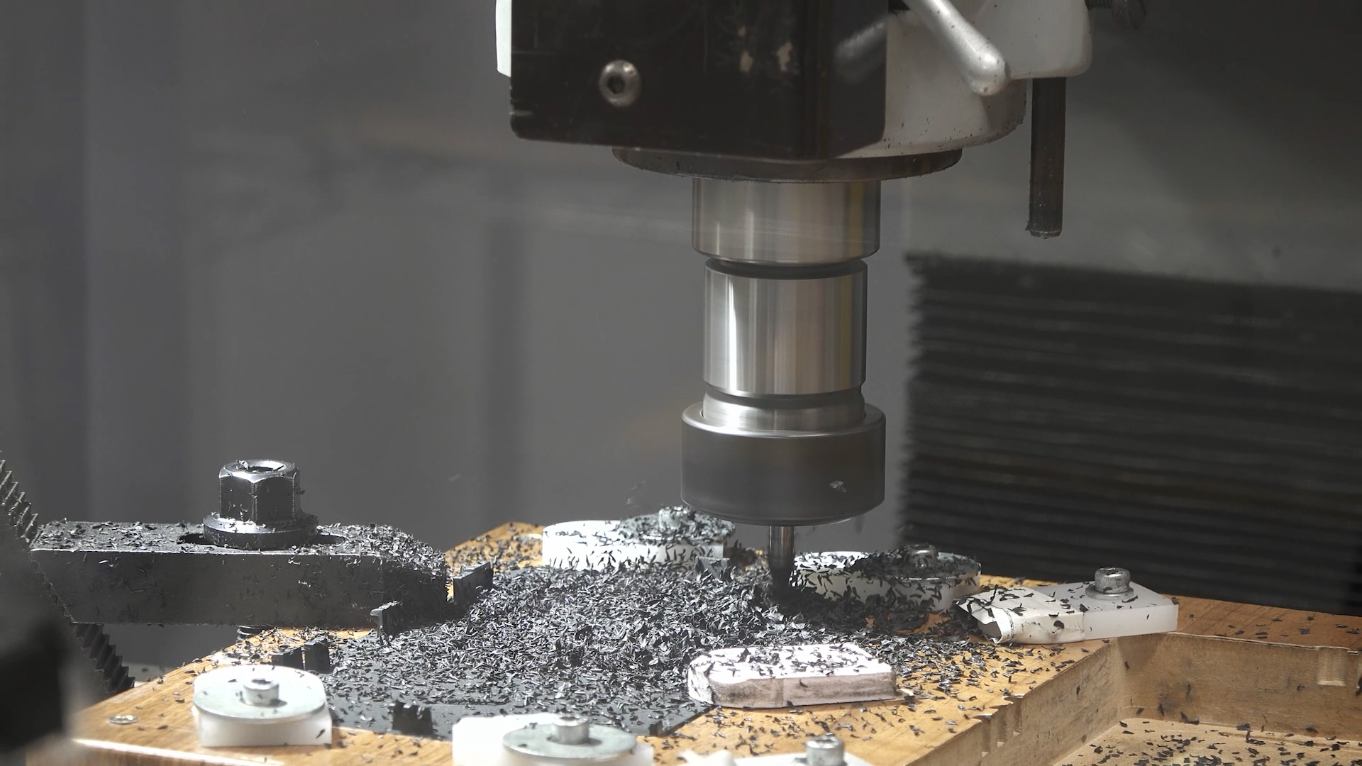 Something That Isn't a Face - Insert Into an On-Line Business Programme