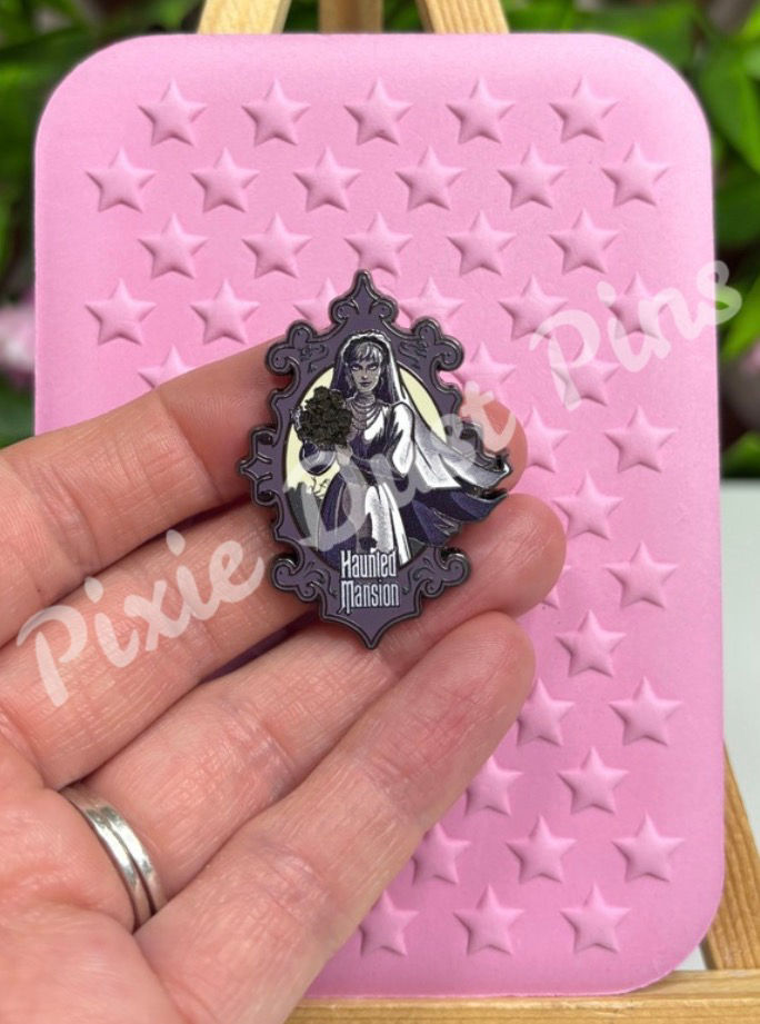 Thumbnail: Constance Bride from Haunted Mansion mystery Disney pin