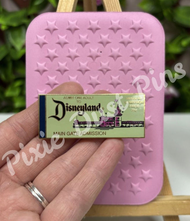 Disneyland Cast Exclusive Gateway and Coupon hinged Limited edition pin