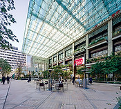 大屋根広場.jpg