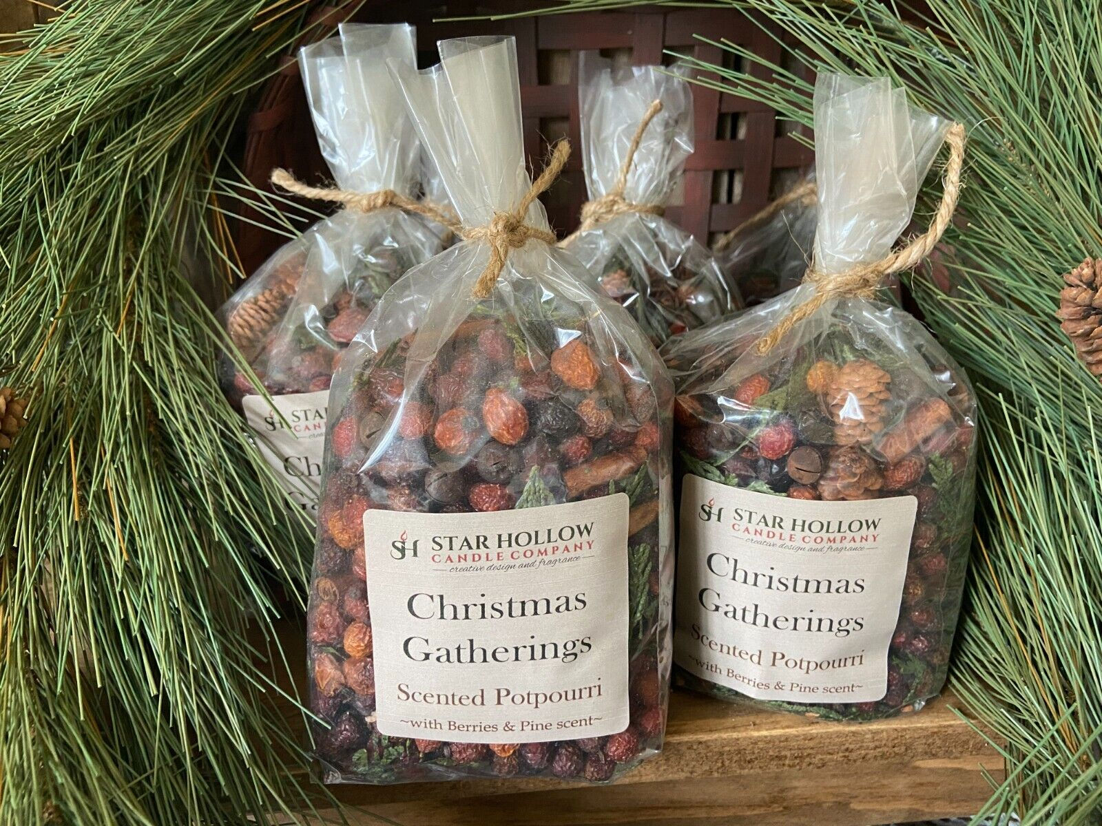 Country Christmas Gatherings Berries & Pine Scented Potpourri