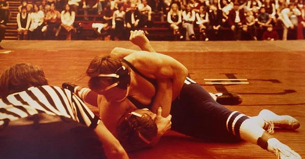Head lock.jpeg