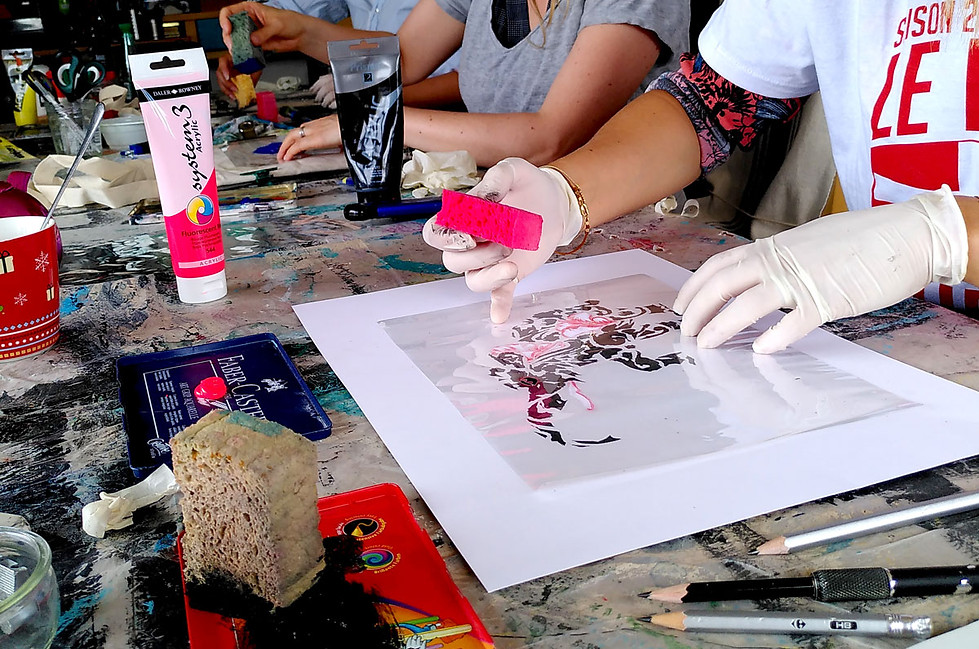 Atelier pochoirs tote-bag acrylique
