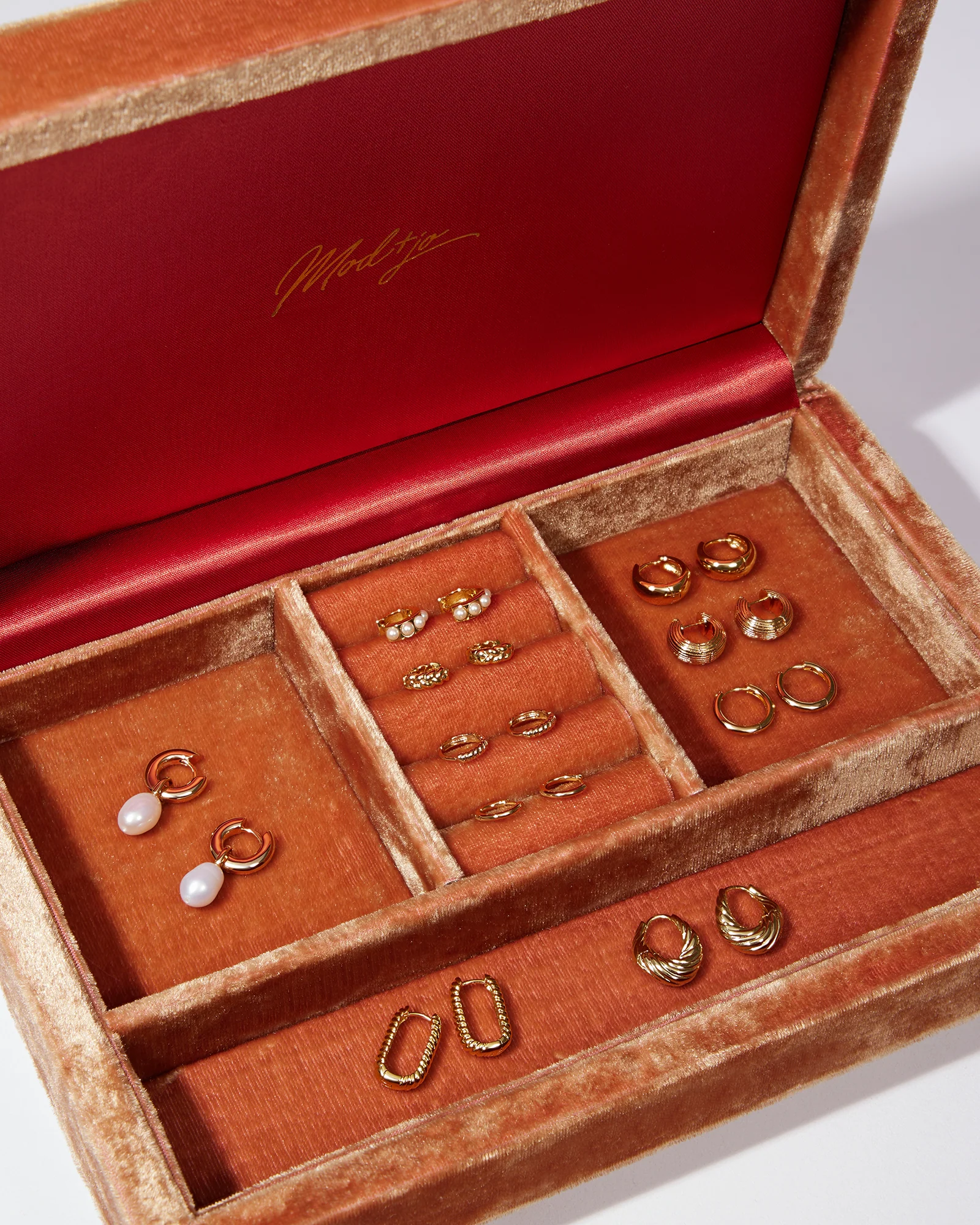 Women's Gift Idea Guide Velvet Jewelry Box