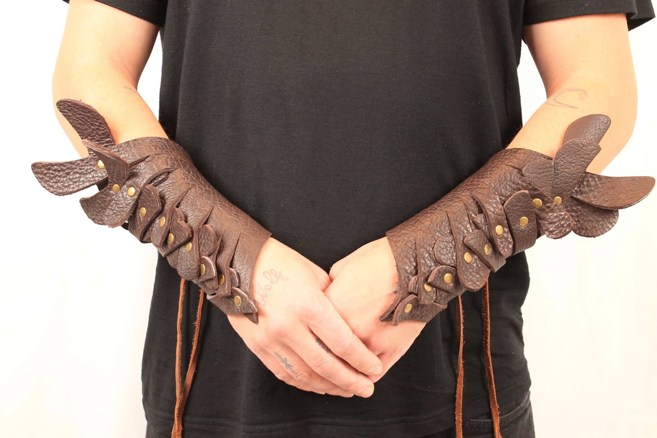 Wing Bracer - Dark Brown Set