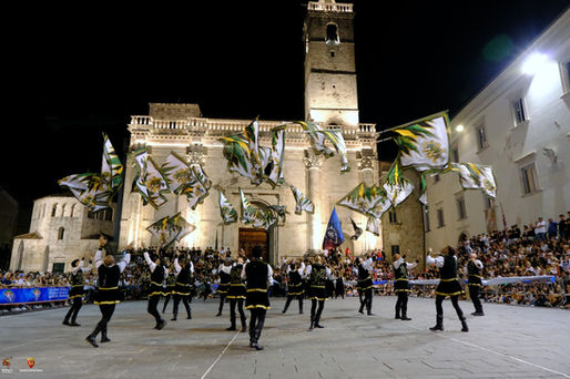 (Finalmente)... Si torna a farlo a 16!