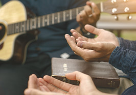 group-of-people-reading-bible-praying-an