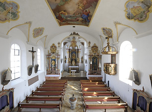 Traubing Kirche innen von oben.JPG
