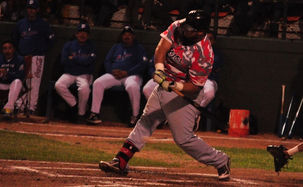 En extrainnings, Rojos se lleva el primero de la final