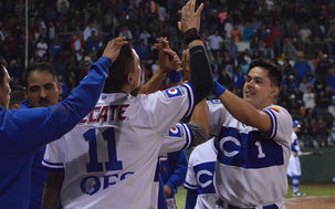 Manzaneros vence e iguala la serie