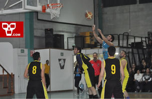 CIMARRONES EMBISTEN A VENADOS DE PARRAL EN EL BASQUETBOL