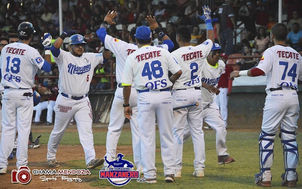 MANZANEROS SUPERA A ROJOS 9-4 Y SE EMPATA LA SERIE