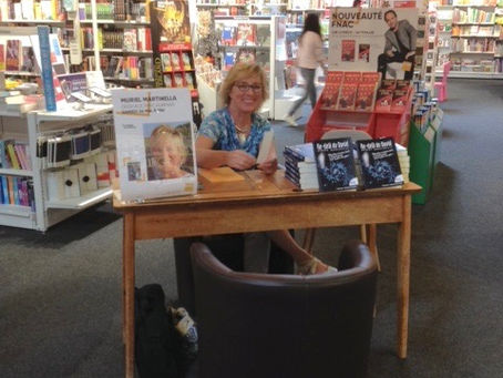 Hier, la Fnac, veille de la fête des mères.