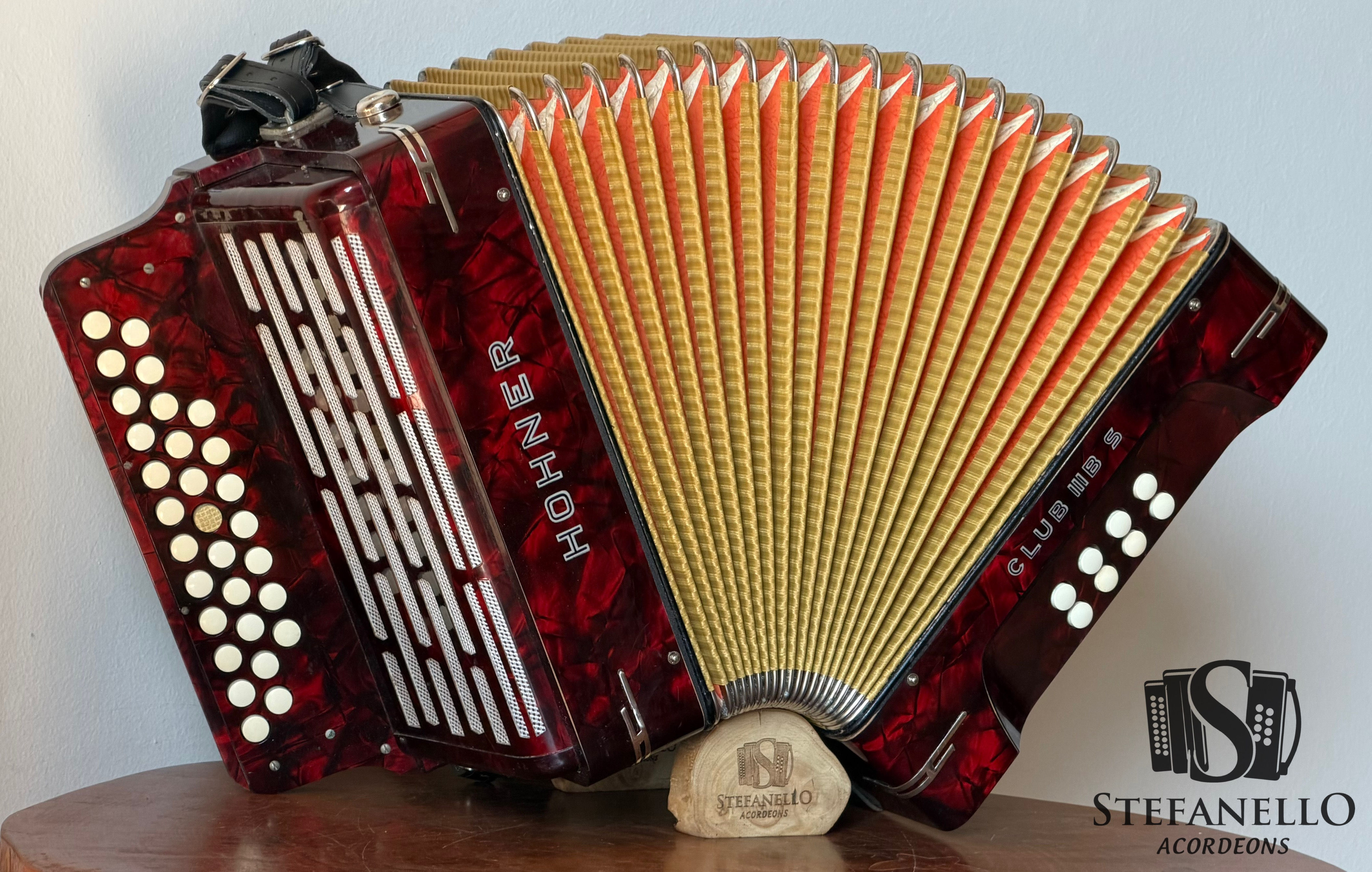 Hohner Club III BS com revitalização básica 