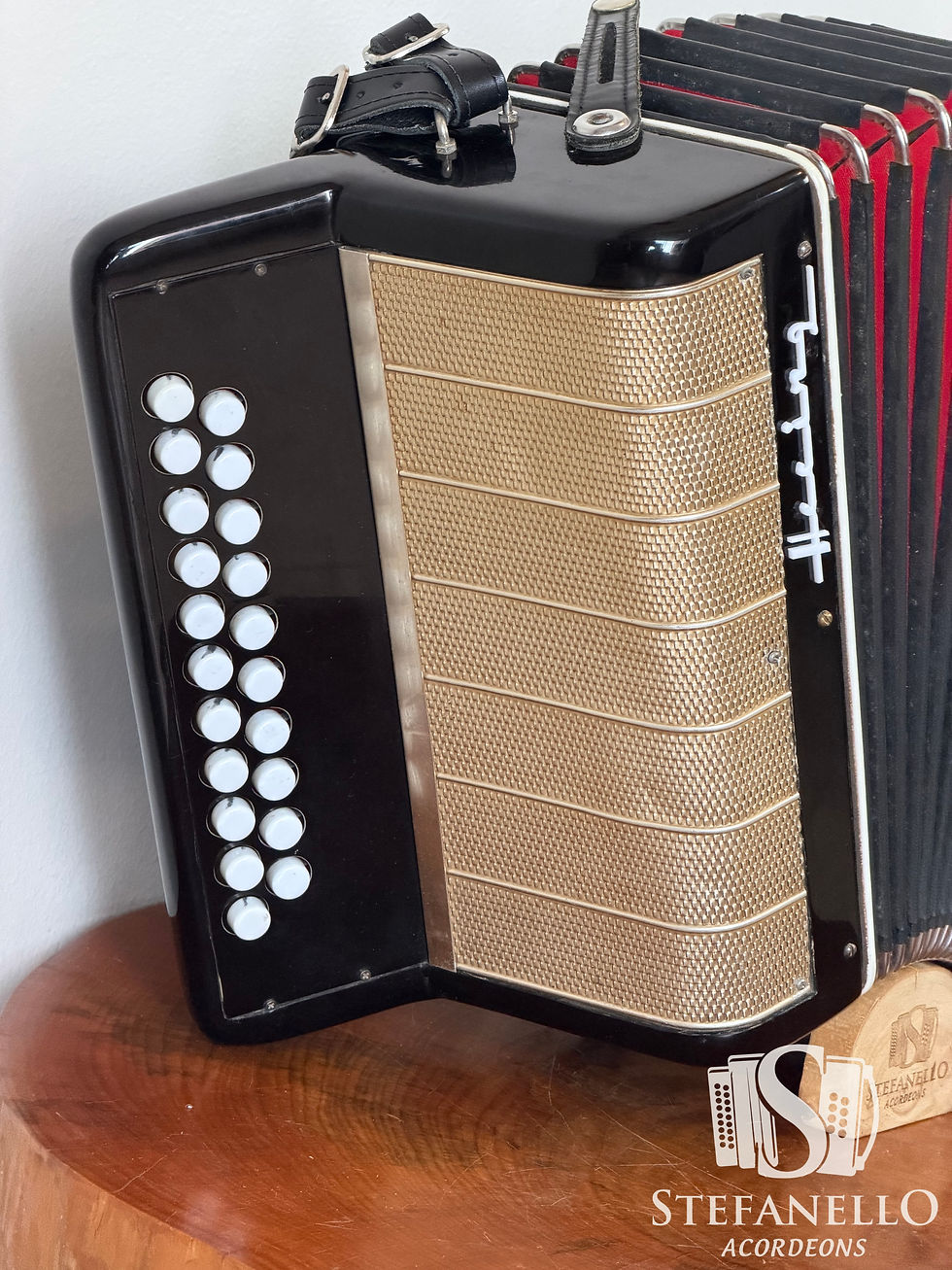 Miniatura: Hering 8 baixos Sol e Dó preta