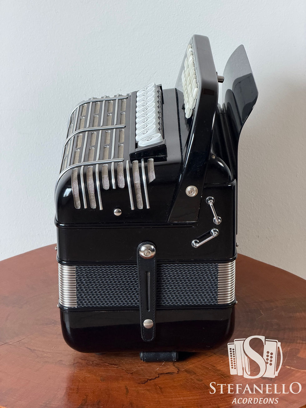Miniatura: HOHNER MORINO CLUB S, Duplo Cassoto, Dó e Fá, Quinta de vozes, com vozes tipo a 
