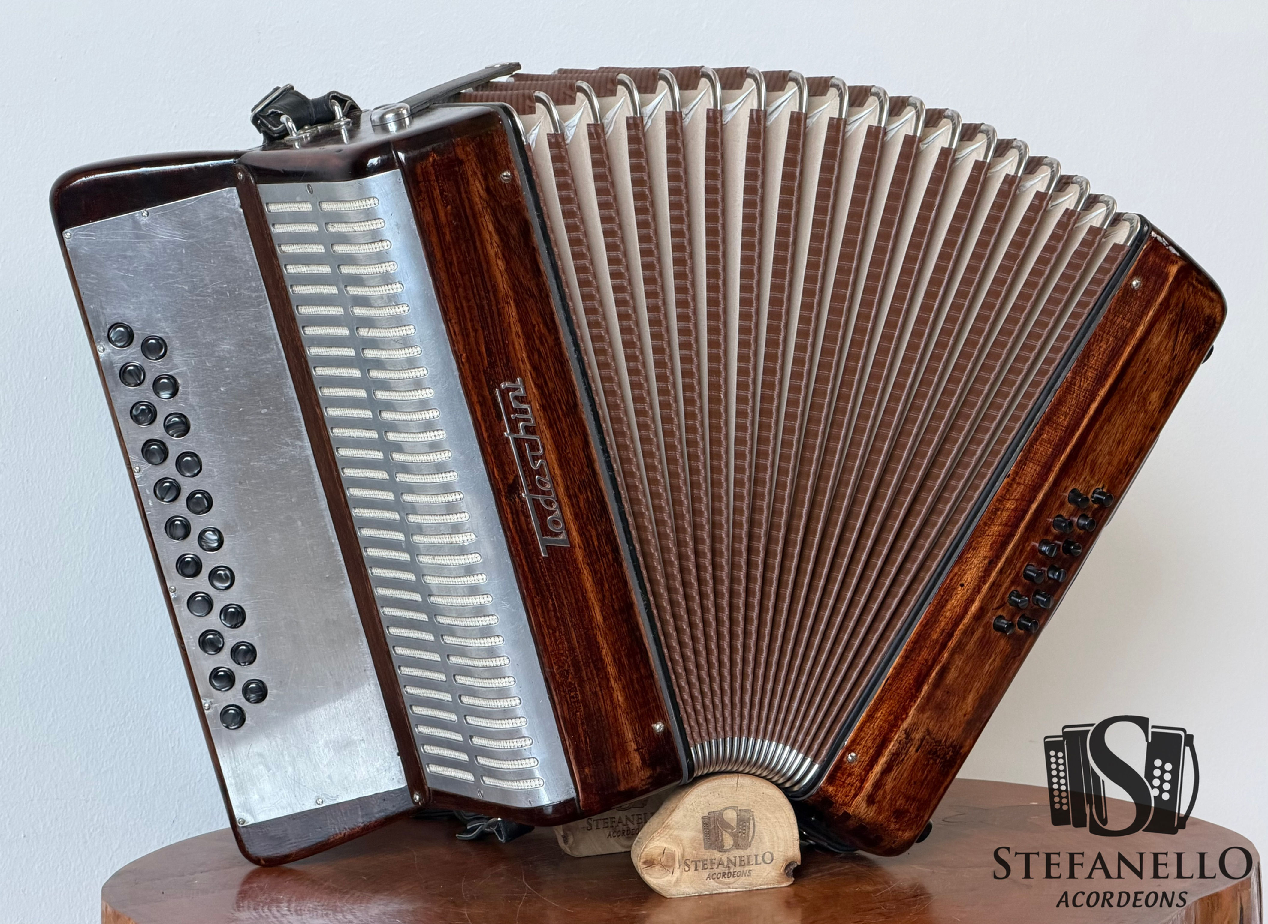 Todeschini 12 baixos Mí bemol e Lá bemol zero bala