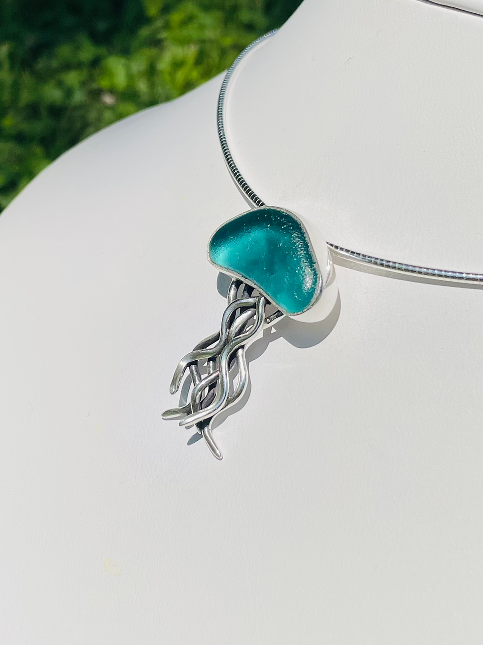 Thumbnail: ‘Man O War’ Jellyfish Pendant