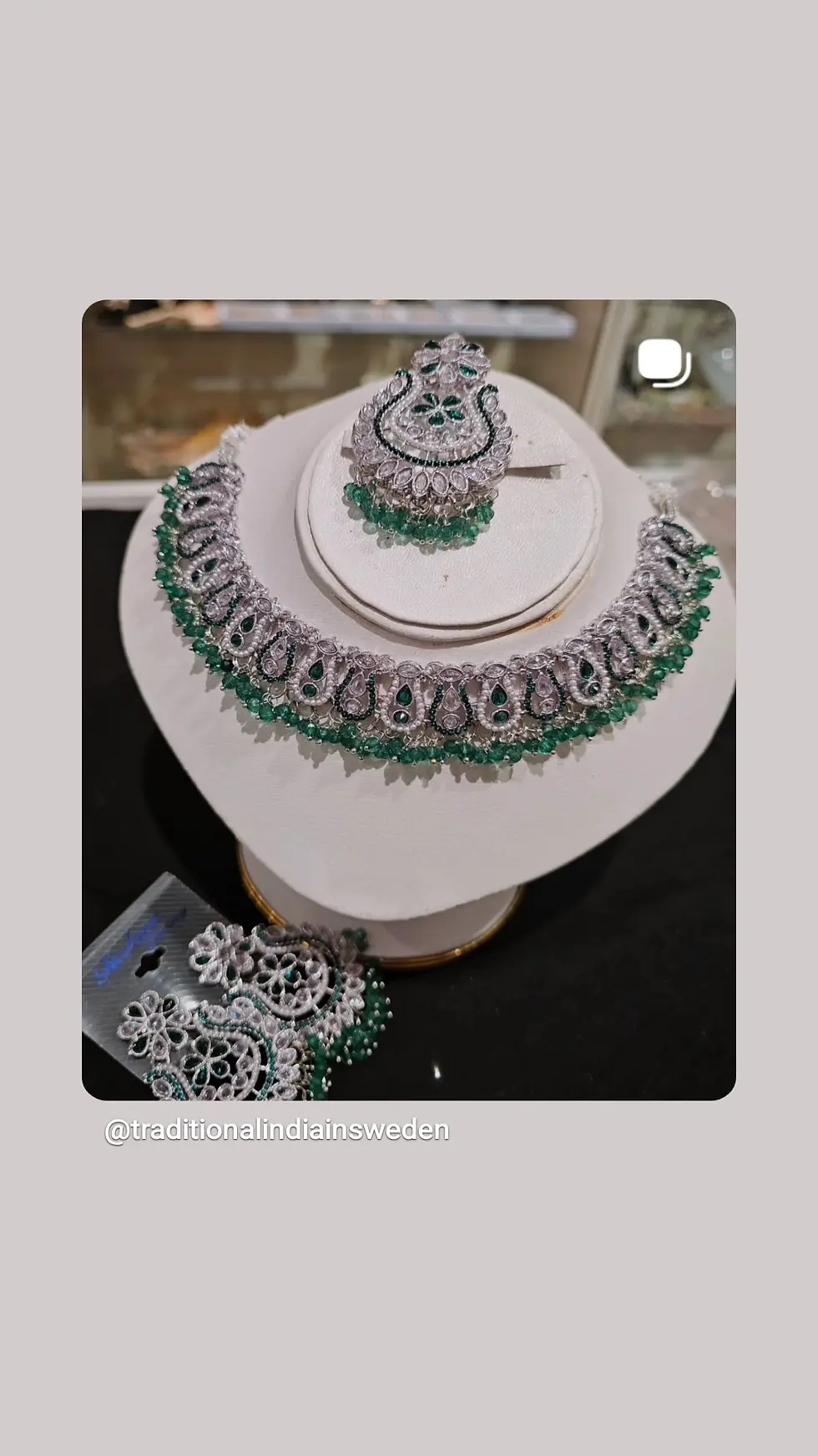 Thumbnail: Silver Necklace Jewellry set