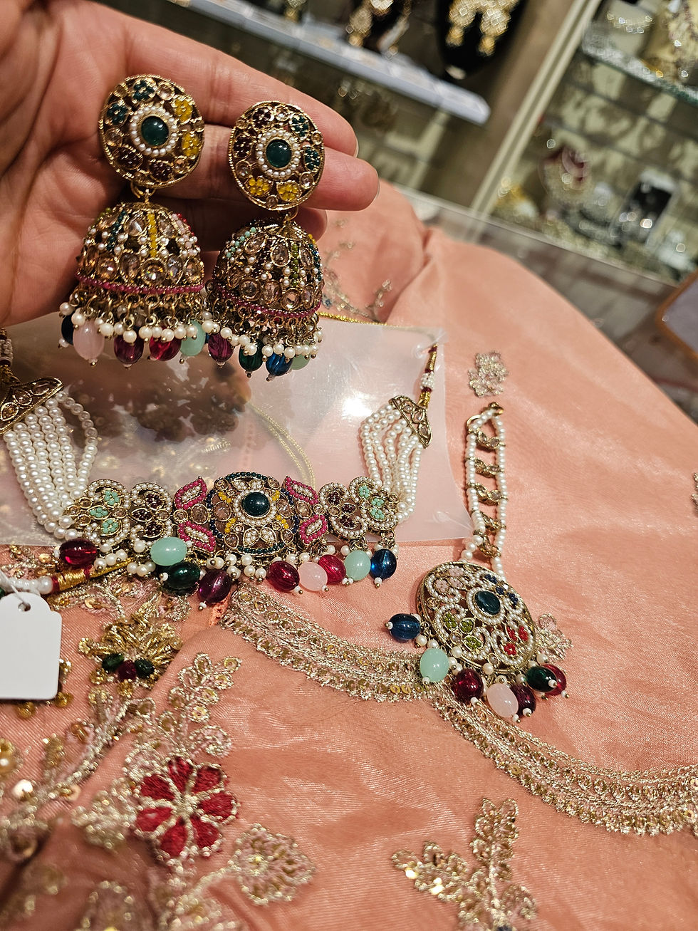 Thumbnail: Necklace set with tika