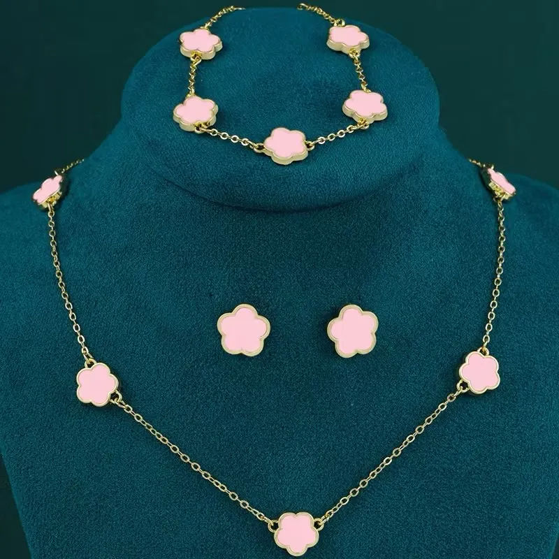 Thumbnail: Éclipse Charm Jewellery