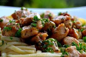 Sauté de dinde curcuma et raisins secs